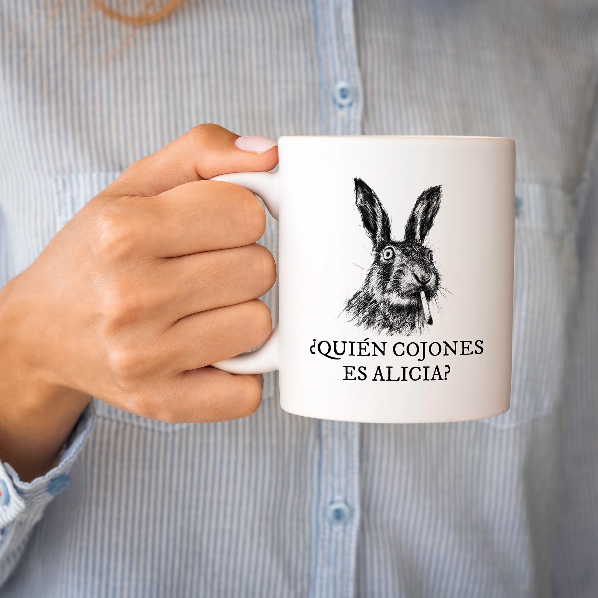 Taza ¿Quién cojones es Alicia? Conejo de Alicia en el País de las Maravillas