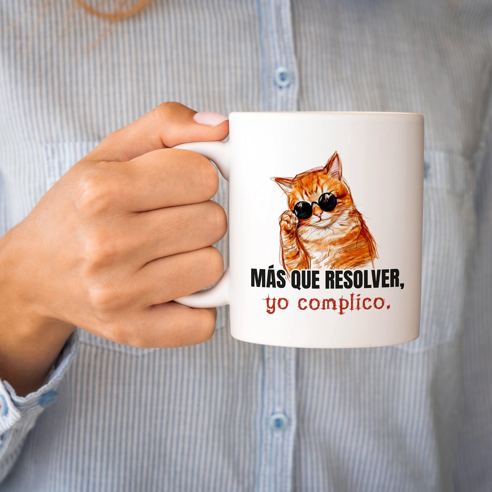 Taza Más que resolver, yo complico