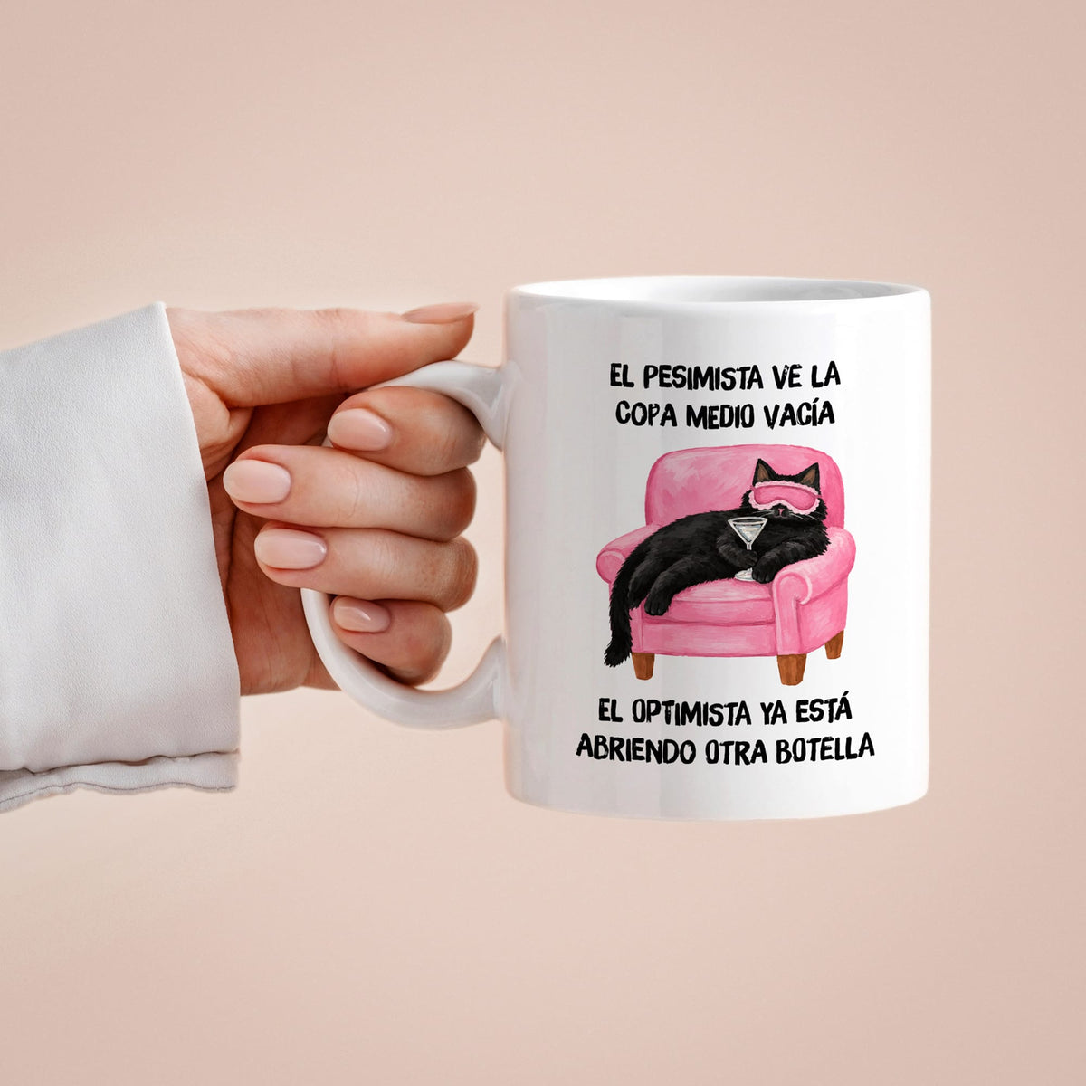 Taza El pesimista ve la copa medio vacía. El optimista ya está abriendo otra botella