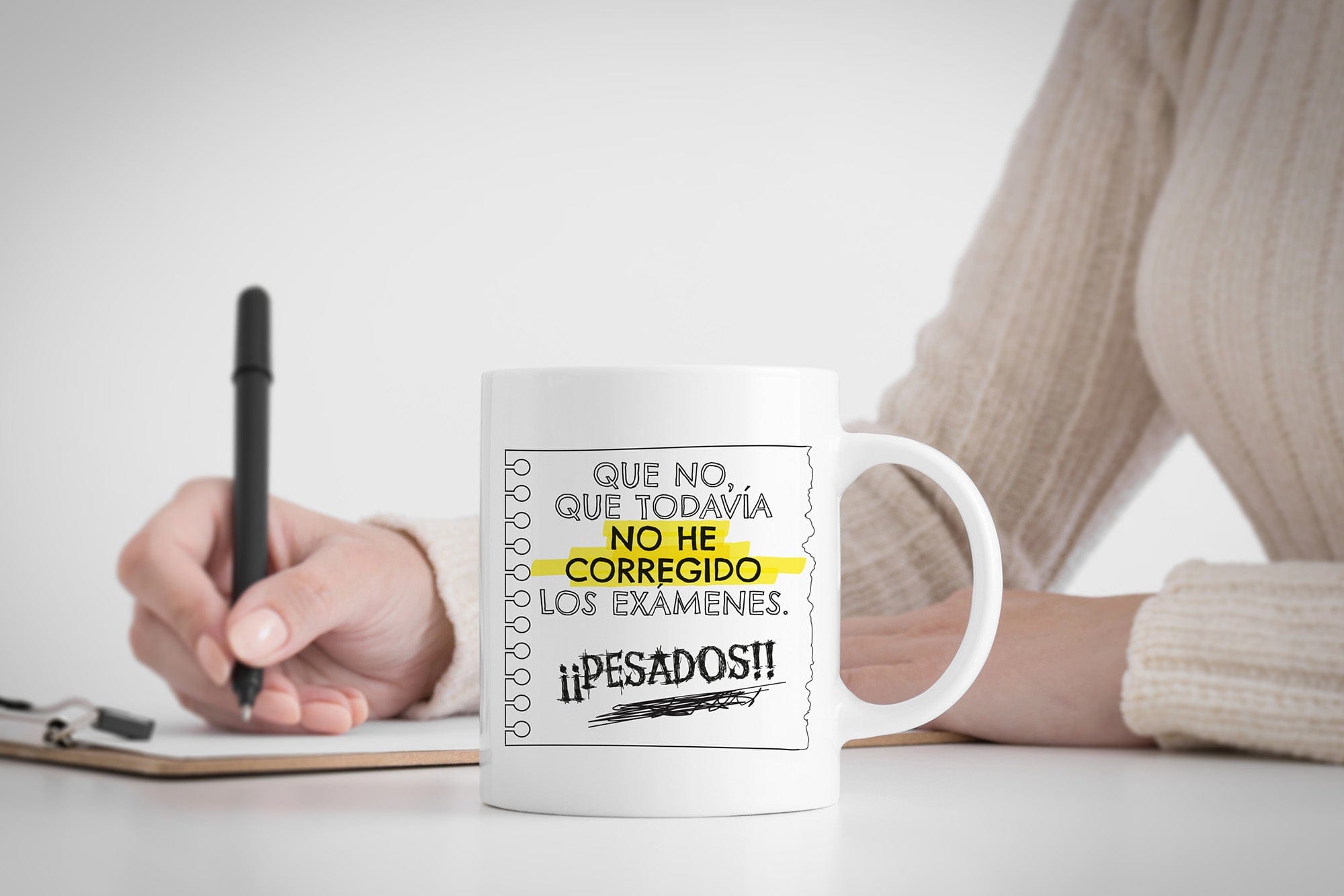 Taza Todavía no he corregido los exámenes, pesados